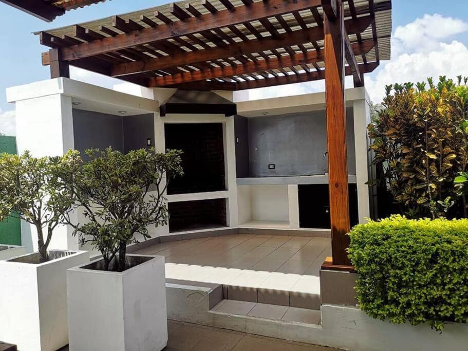 2 Rooms, 1 King Size Bed, 64" Smart Hdtv Ciudad Guatemala Eksteriør billede