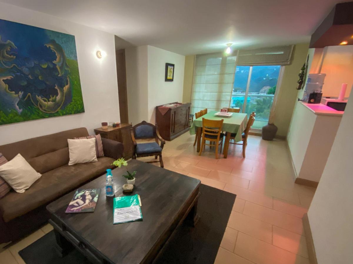 2 Rooms, 1 King Size Bed, 64" Smart Hdtv Ciudad Guatemala Eksteriør billede