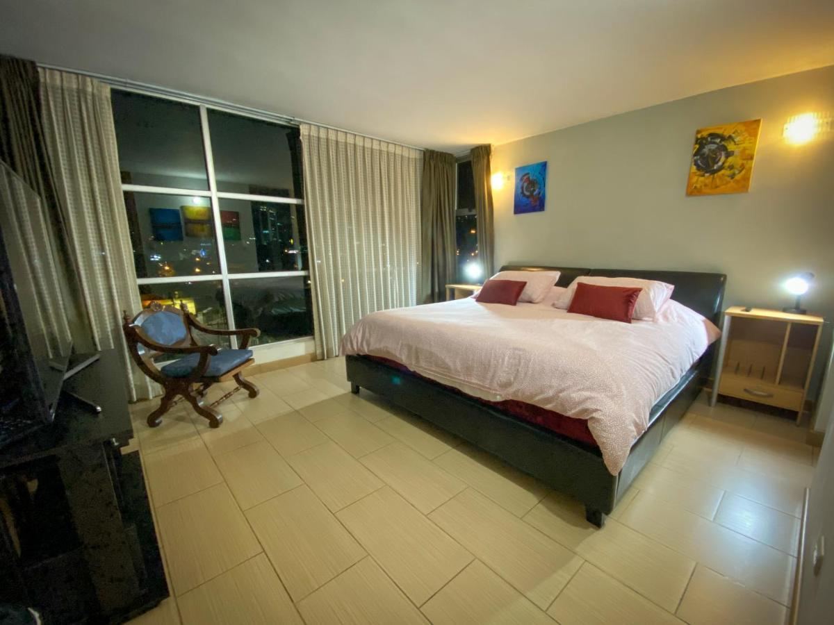 2 Rooms, 1 King Size Bed, 64" Smart Hdtv Ciudad Guatemala Eksteriør billede