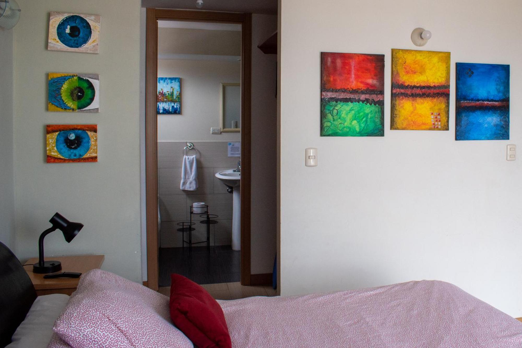 2 Rooms, 1 King Size Bed, 64" Smart Hdtv Ciudad Guatemala Eksteriør billede